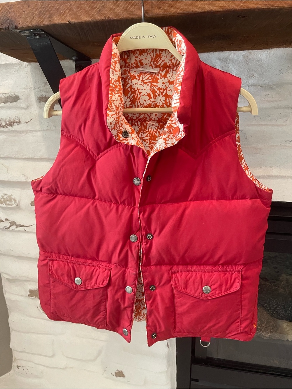 Women’s Vintage American Eagle Outfitters Red Reversible Puffer Vest — size M